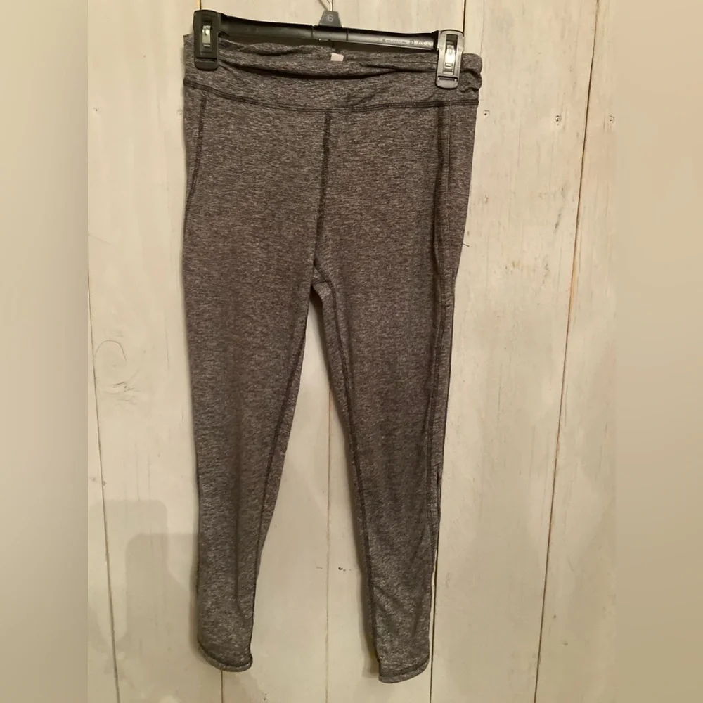 Free People Movement Infinity Cutout Capri Leggings-‎ heather gray Size Small